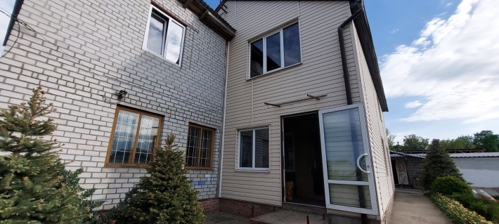 Продам 2х.этажный дом в Коротыче - фото 1