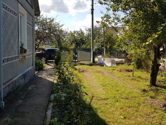 Земельна ділянка 1000м2 та будинок Красилів