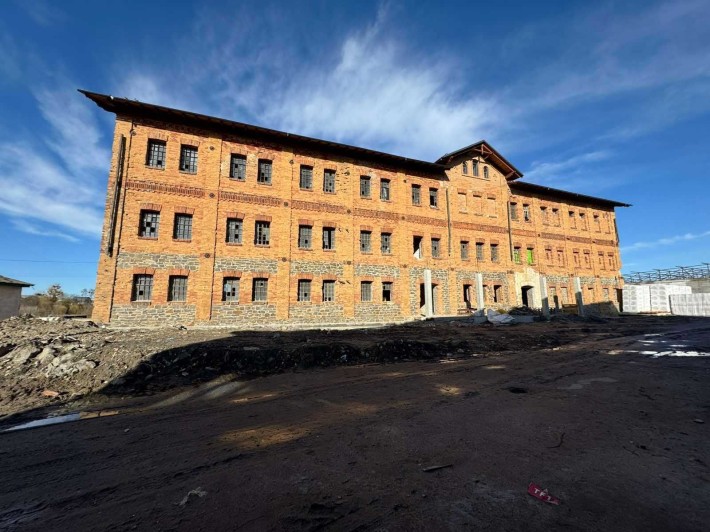 Продається комплекс у центрі м. Полонне, Хмельницька область - фото 1