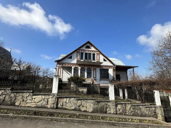 Будинок площею 350м2 + 15 соток Шаровечка