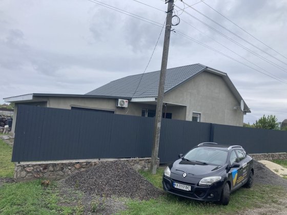 Будинок в районі новобудов. Червона Слобода