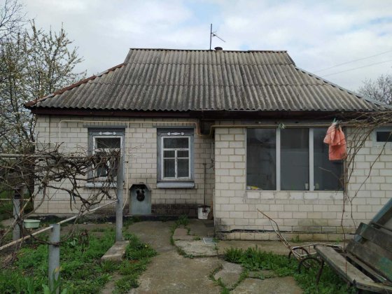 Продам хату ж-д вокзал. Корсунь-Шевченковский