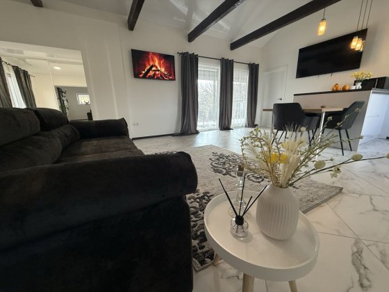 Булинок з ремонтом Красная Слобода