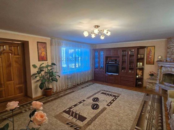 Комфортний та затишний будинок у передмісті Черкас. Геронимовка