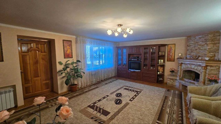 Комфортний та затишний будинок у передмісті Черкас. - фото 1