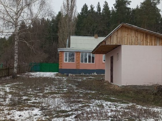 Продаж  1/2 будинку після капітального ремонту Чигирин