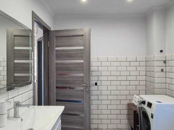 Продаж.Будинок, Завжди єсть світло з ремонтом с. Дубіївка Центр Дубиевка