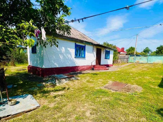 Продається затишний будинок у мальовничому селі Коробівка. Коробовка
