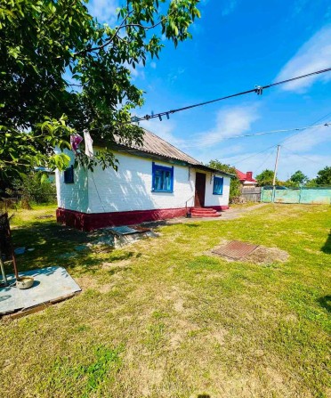 Продається затишний будинок у мальовничому селі Коробівка. - фото 1