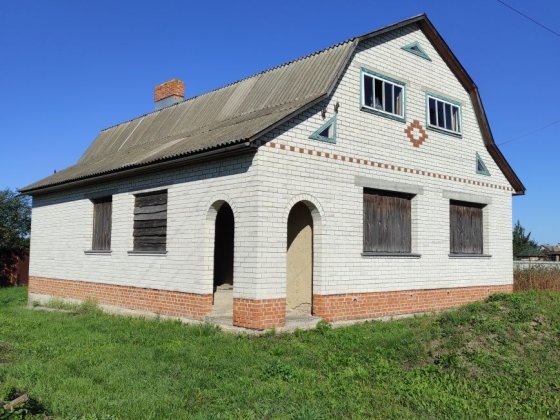 Продам дом с участком Новгород-Северский