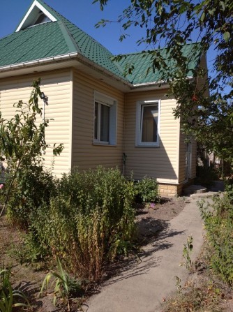 Два будинки на одній ділянці, кожний має свій газовий котел - фото 1