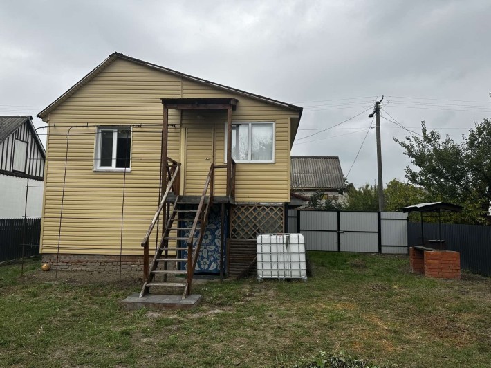 Дача для сімейного та активного відпочинку біля води - фото 1