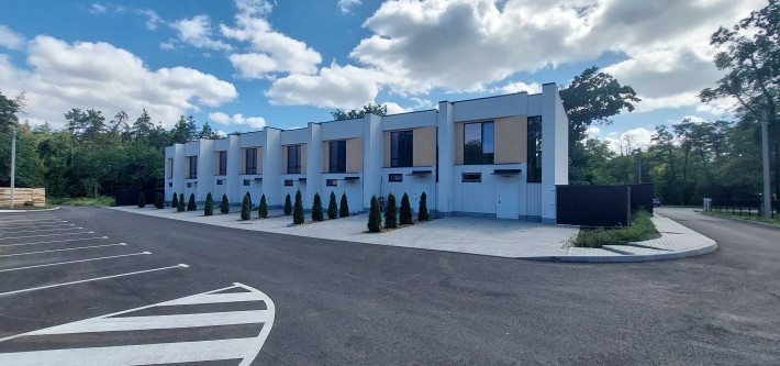 Продам таунхаус з гаражем по вул. Дахнівська район Соснівки - фото 1