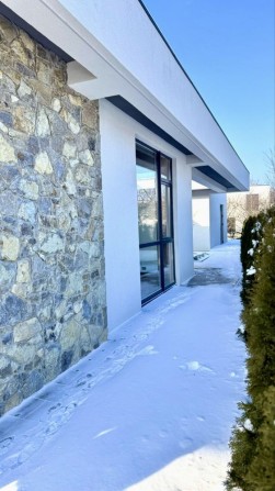 Сучасний будинок у стилі “high-tech”  на вул. Тілієва (Роша) - фото 1