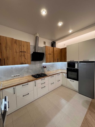 БЕЗ КОМІСІЇ !!! Продам  котедж з ремонтом та міськими комунікаціями!!! - фото 1