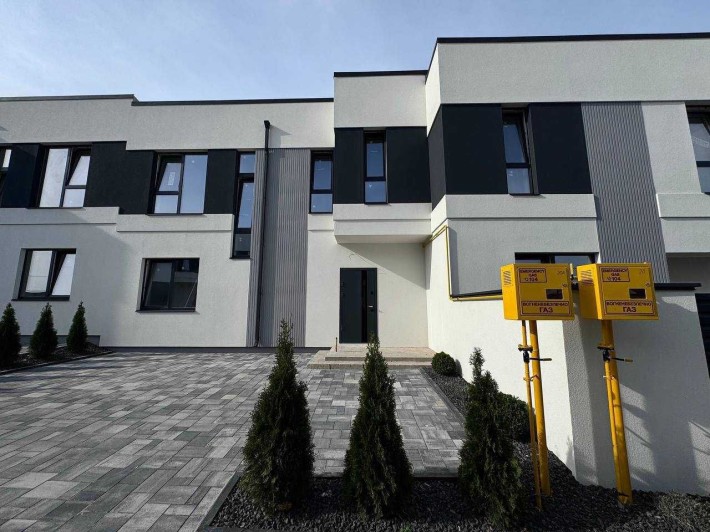 Продаж сучасного котеджу в КМ “JAGUAR” (р-н Щасливе) - фото 1