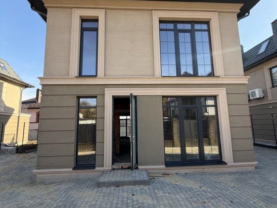 Продаж будинку в елтному районі вул. Приміських Чернівці