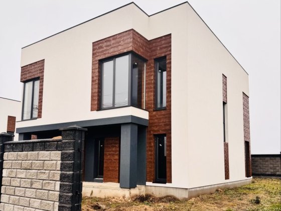 Продаж котеджу район Щасливого ,підходить під  програму єОселя. Ровно