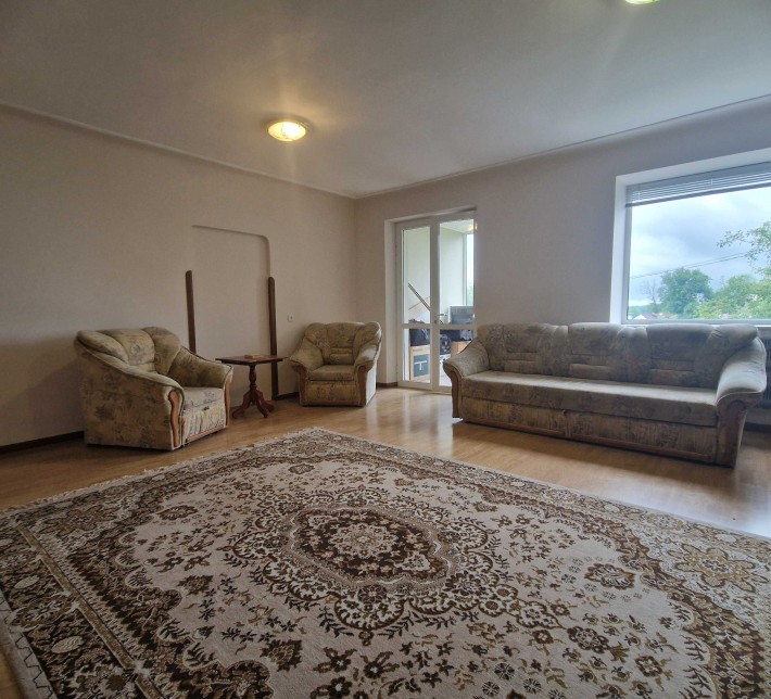 3-повер. будинок у центрі Чернівців, тиха локація пров. Кобринської - фото 1