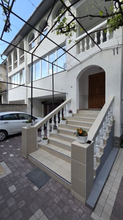 Продається будинок біля Аєропорта. В хорошому стані - заїхай і живи - фото 1