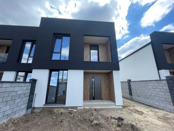 Котедж на Щасливому з автономним газовим опаленням Ровно