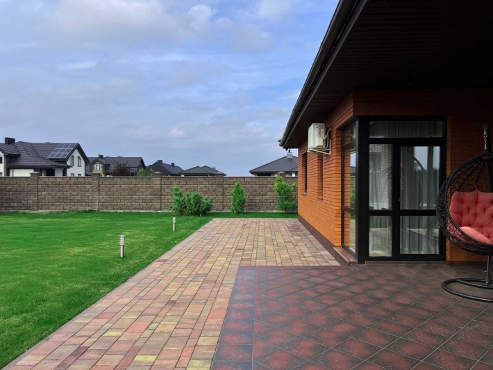 Продаж будинку з якісним ремонтом та ділянкою на Газовику - фото 1