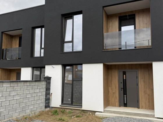 Продаж котеджу на Щасливому!!! Топ локація! Рівне