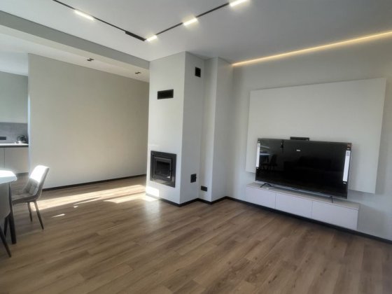 Продається будинок  з ремонтом та меблями, иільки збудований Ужгород