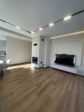 Продається будинок  з ремонтом та меблями, иільки збудований - фото 1