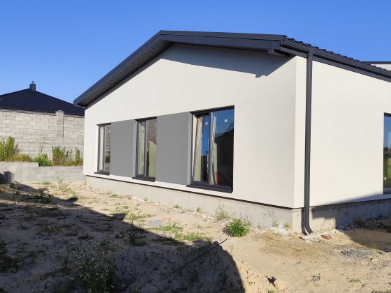 Продам просторий будинок в спальному районі, на виїзді з міста! Ровно