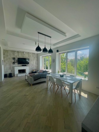 Продам будинок з гаражем в районі 18 школи! - фото 1