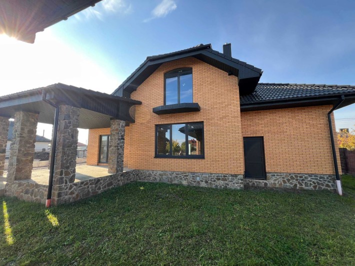 Продаж готового будинку з ділянкою та гаражем ! - фото 1