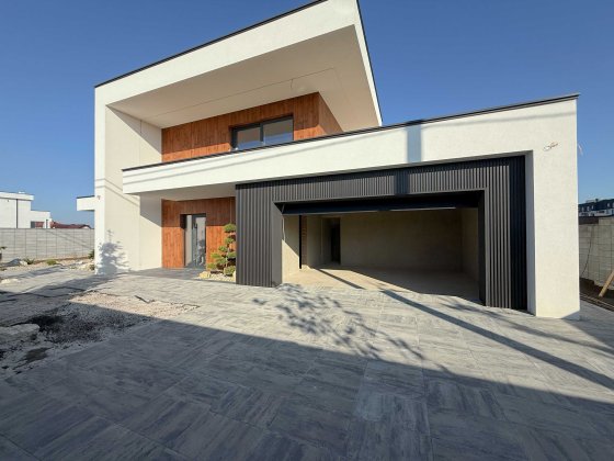 Продаж будинку на Щасливому Ровно