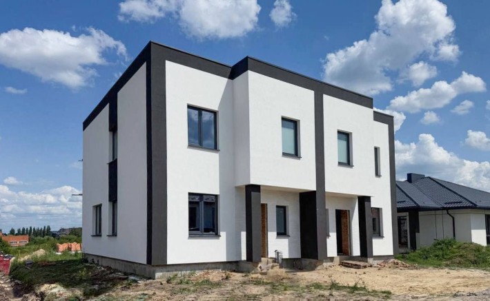 Котедж в перших лініях масиву Макарова - фото 1