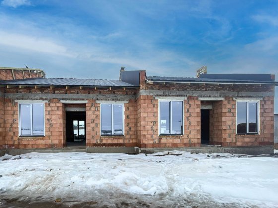 Кутовий котедж з ділянкою 3.4 сот. || Район Льонокомбінату Ровно