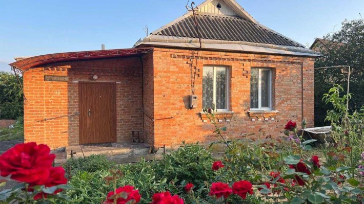 Продам будинок з усіма комунікаціями - фото 1