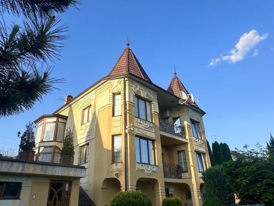 Будинок в елітному передмісті Годилів