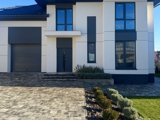 Новий будинок біля міста Годилов