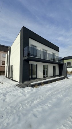 Стильний будинок в стилі хай-тек Дослідна станція - фото 1