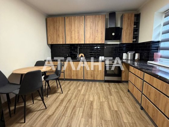 доглянутий будинок у центрі міста Сторожинець Сторожинец