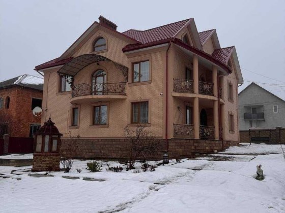 Просторий будинок у Сторожинці Сторожинець