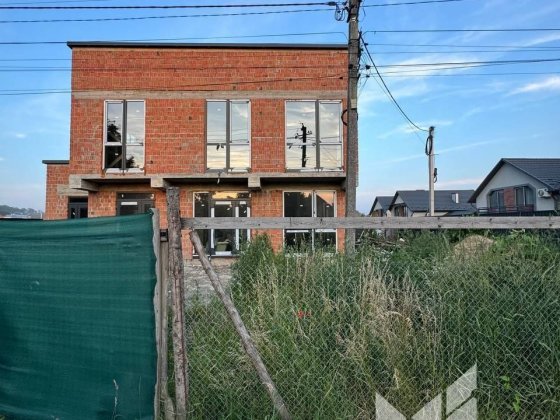 Продаж 2-х поверхового будинку (початок села) Великий Кучурів