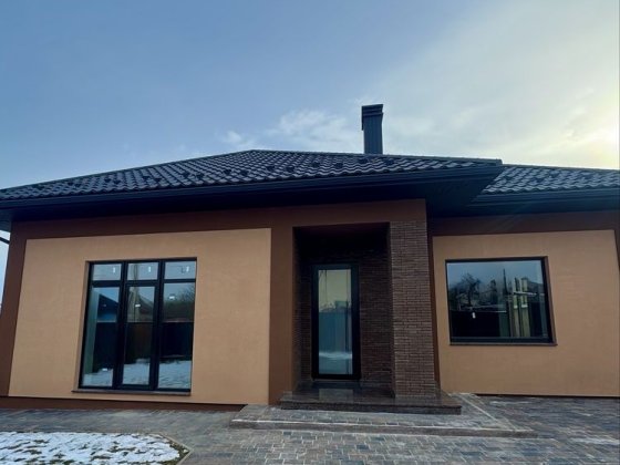 Новий будинок в с.Коровія Коровия