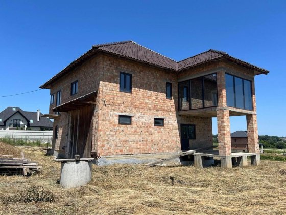 Просторий будинок у Коровії Коровія