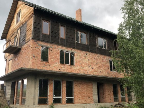 Незакінчений проект Комплекс в с Мигове Вижниця