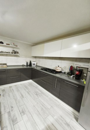 Дом  2  эт. 3  уров+мансарда.Мебель + техника.Хортицкий м-н.с.Бабурка. - фото 1