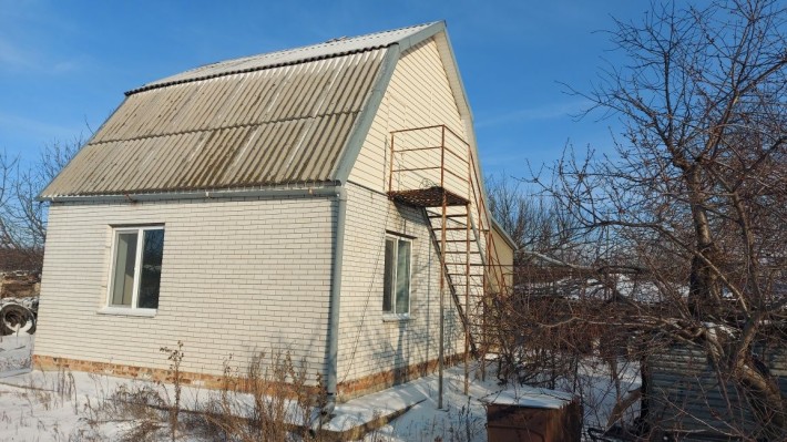 Дом п. Кринички. - фото 1