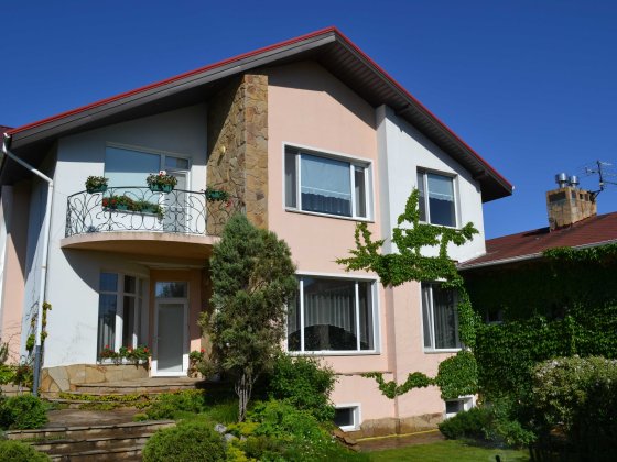 Будинок з річним доходом  $9000 Нижня Хортиця