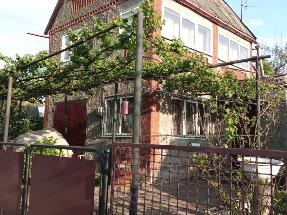 Продається доглянутий будинок-дача у тихому та спокійному районі. Михайлівка