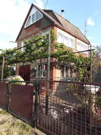 Продається доглянутий будинок-дача у тихому та спокійному районі. - фото 1